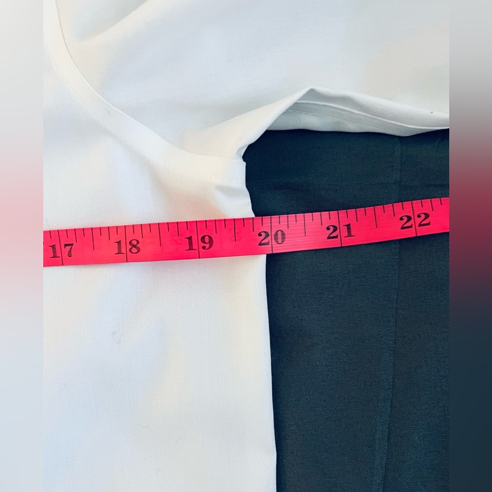 NWOT JONES NEW YORK (Signature) Classic Button-Front Women's Blouse. Size: Small - Picture 9 of 10